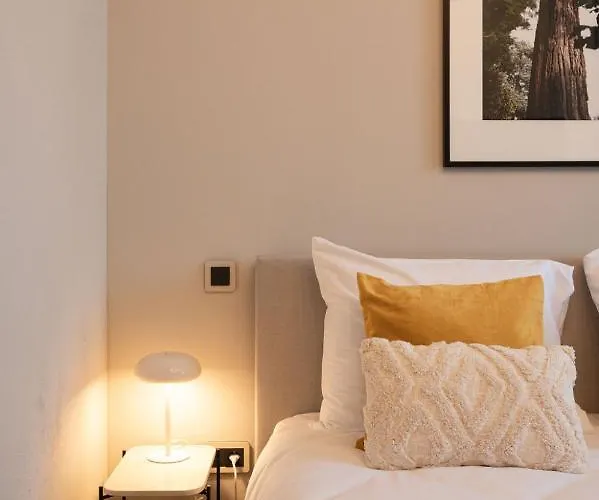 Отель Boutique Kint 4*