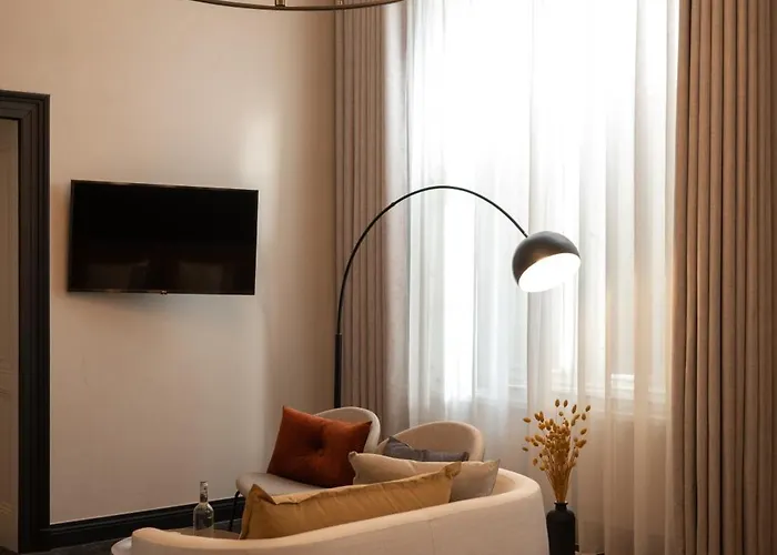 Отель Boutique Kint 4*